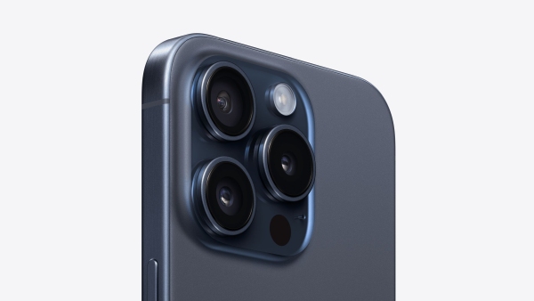 iPhone 15 Pro Max Farbe Titan Blau