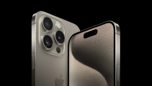 iPhone 15 Pro vs. 15 Pro Max: iPhone 15 Pro Design