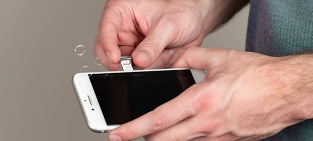 Beim iPhone eine SIM-Karte einlegen: So geht’s