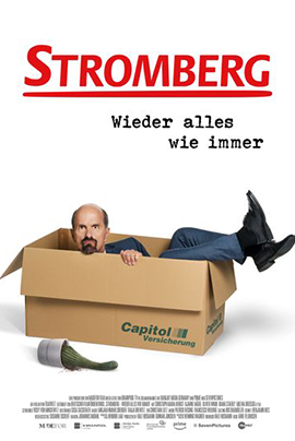 Filmplakat für Stromberg – Wieder alles wie immer Vor weißem Hintergrund sitzt ein glatzköpfiger Mann mit Schnurrbart in einem braunen Pappkarton, als wäre er gerade umgezogen oder entsorgt worden. Nur Kopf, Arme und Beine ragen heraus, sein Blick wirkt genervt-resigniert, aber auch etwas sarkastisch.