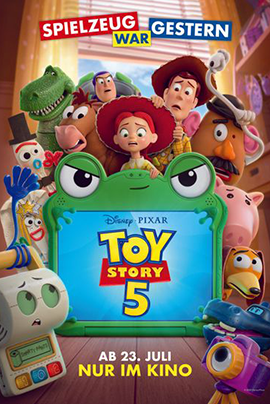 Filmplakat zu Toy Story 5, auf dem sämtliche Figuren der ersten Teile und neue Charaktere rund um ein grünes Kindertablet stehen und in die Kamera kucken
