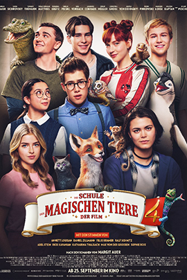 Filmplakat für Die Schule der Magischen Tiere 4 – Der Film – Acht junge Hauptdarsteller:innen sind gemeinsam mit ihren computeranimierten, magischen Tieren (darunter ein Fuchs, ein Pinguin, ein Krokodil, und eine Eidechse) in einer Gruppenaufnahme zu sehen. Der Titel steht auf einem roten Banner im unteren Teil des Plakates.
