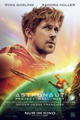 Ein Science-Fiction-Plakat zeigt eine einzelne Figur im Raumanzug vor einem starken Licht im dunklen Weltraum. Der hohe Kontrast zwischen Licht und Dunkelheit betont Isolation und Weite des Alls. Der Titel ist klar und modern gesetzt.