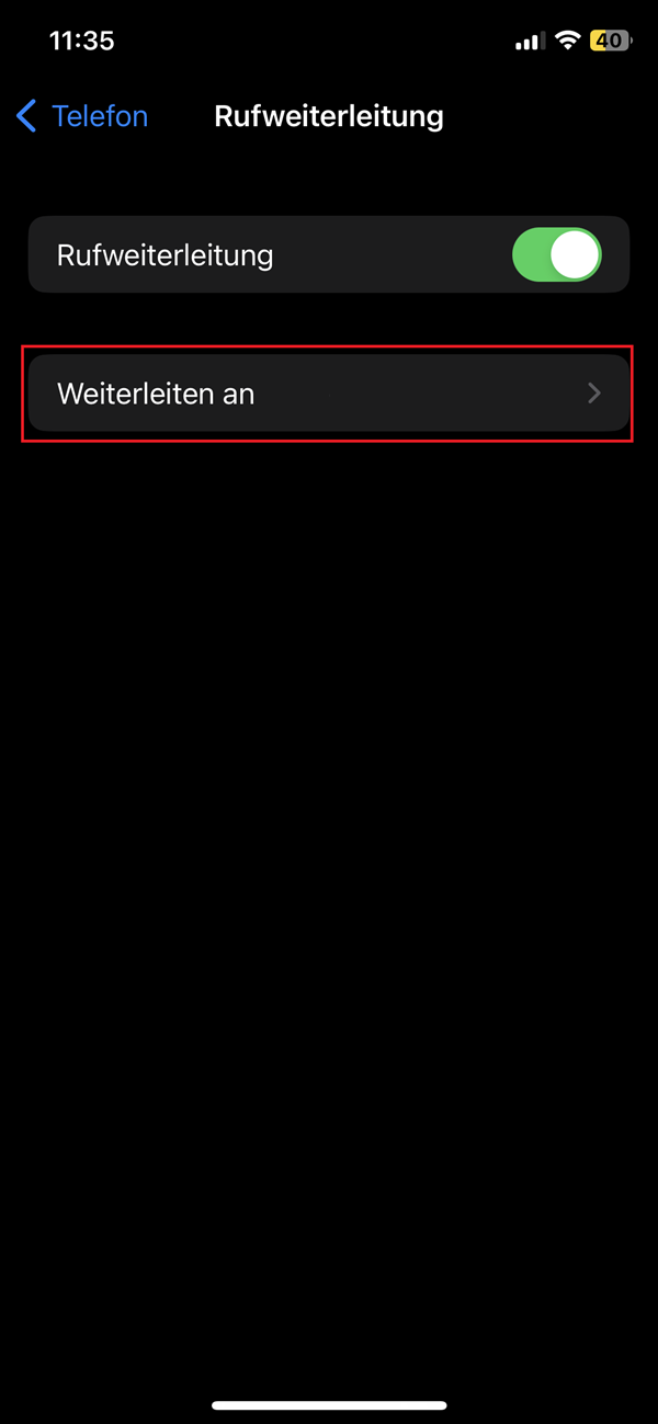 Screenshot von Rufweiterleitung-Einstellungen im iPhone mit roter Markierung bei „Weiterleiten an“