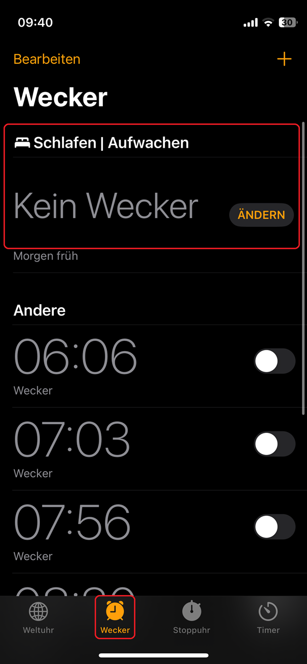 Screenshot von iPhone-App „Uhr“ mit roter Markierung bei „Keine Wecker“ unter der Auswahl „Schlafen|Aufwachen“