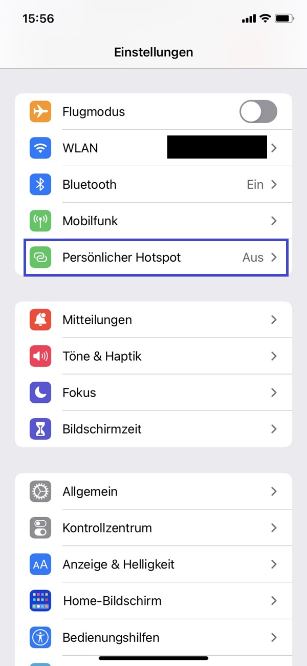 Einstellungen des iPhones mit blau umrandeter Option „Persönlicher Hotspot“