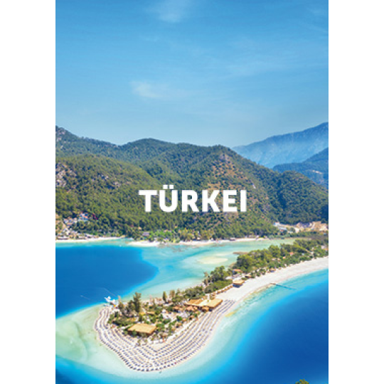 Küstenlandschaft mit Bergen und Strand, beschriftet mit Türkei