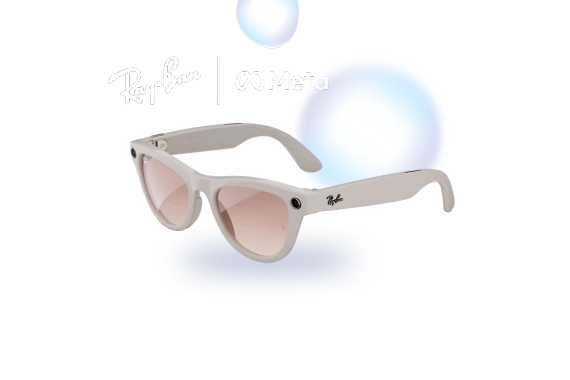  Kreidegraue Ray-Ban Meta Skyler-Sonnenbrille mit Kamera an der Seite, darüber Logos von Ray-Ban und Meta. 